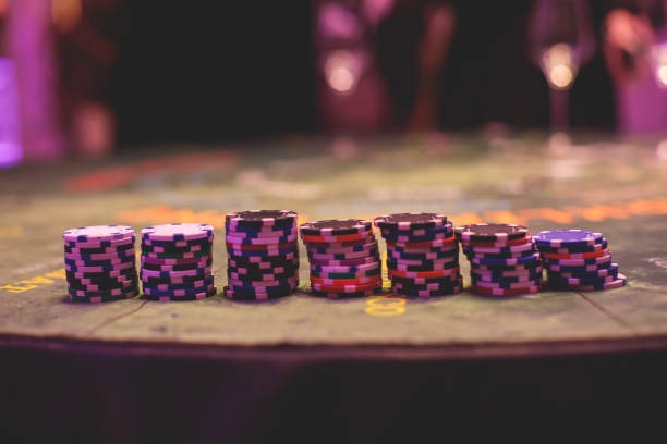 Slot game interface showing reels, paylines and bet controls on a mobile screen