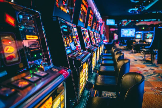 Sweet Bonanza slot featuring candy symbols and colorful paylines